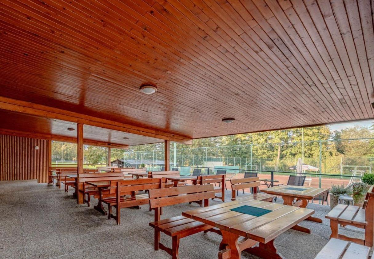 פריבידזה Raketa Residence, Restaurant & Hotel מראה חיצוני תמונה