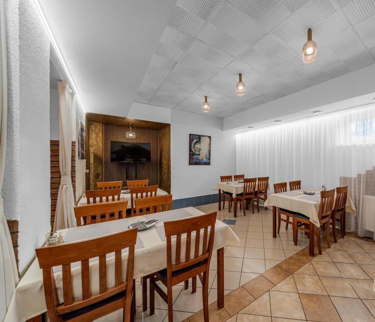 פריבידזה Raketa Residence, Restaurant & Hotel מראה חיצוני תמונה